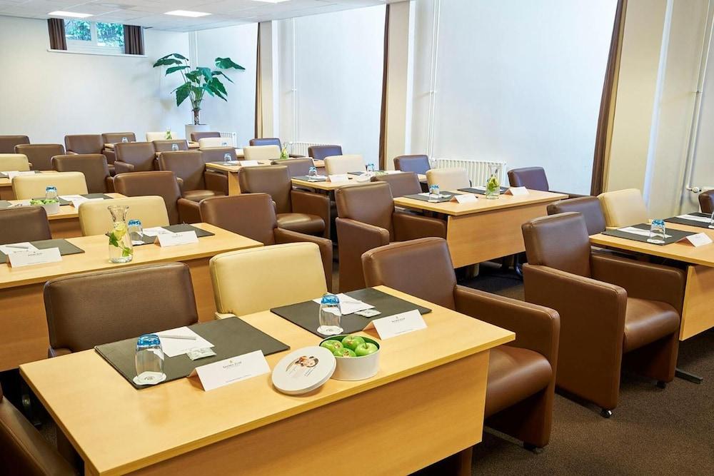 Amrath Hotel Media Park Хилверсъм Екстериор снимка