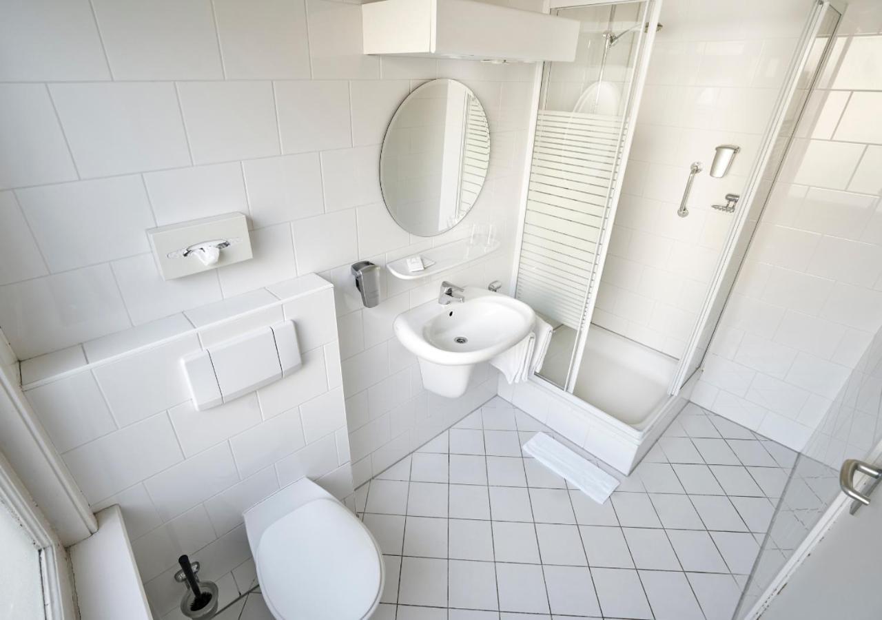 Amrath Hotel Media Park Хилверсъм Екстериор снимка