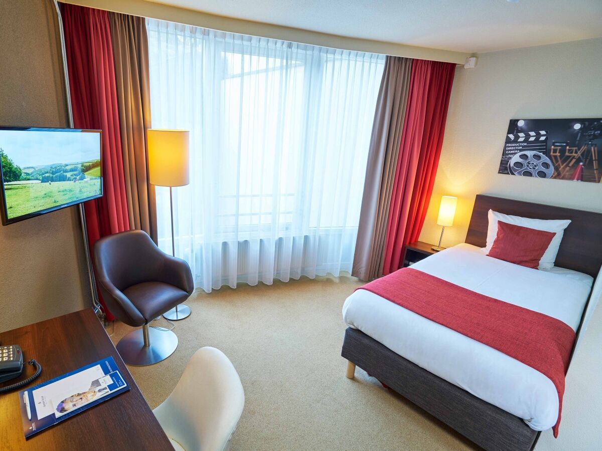 Amrath Hotel Media Park Хилверсъм Стая снимка